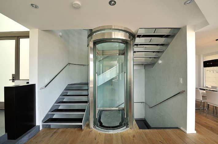 Panoramic elevators for villas 